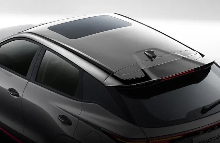 Electric Sunroof Link with Intelligent Voice Assistance