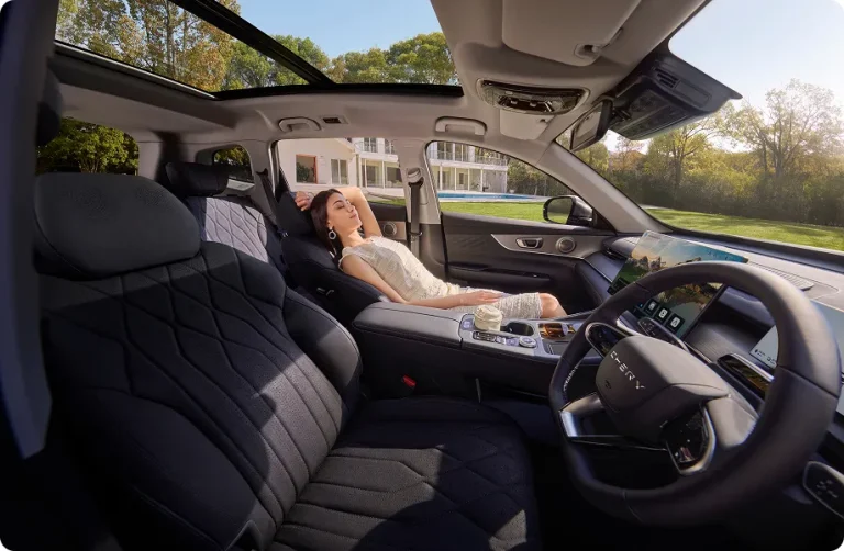 Queen Seat with Massage + Electric Leg Rest